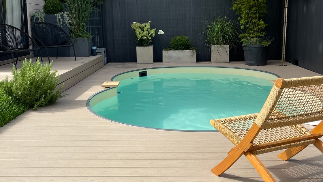 trn-german-aneta-leban-021-rs-pool-chair-plants-day.original